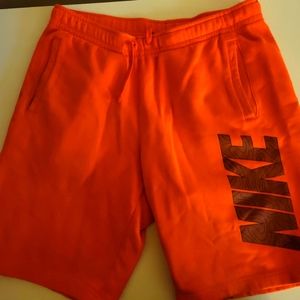 NIKE SIDE SCRIPT SWEAT SHORTS